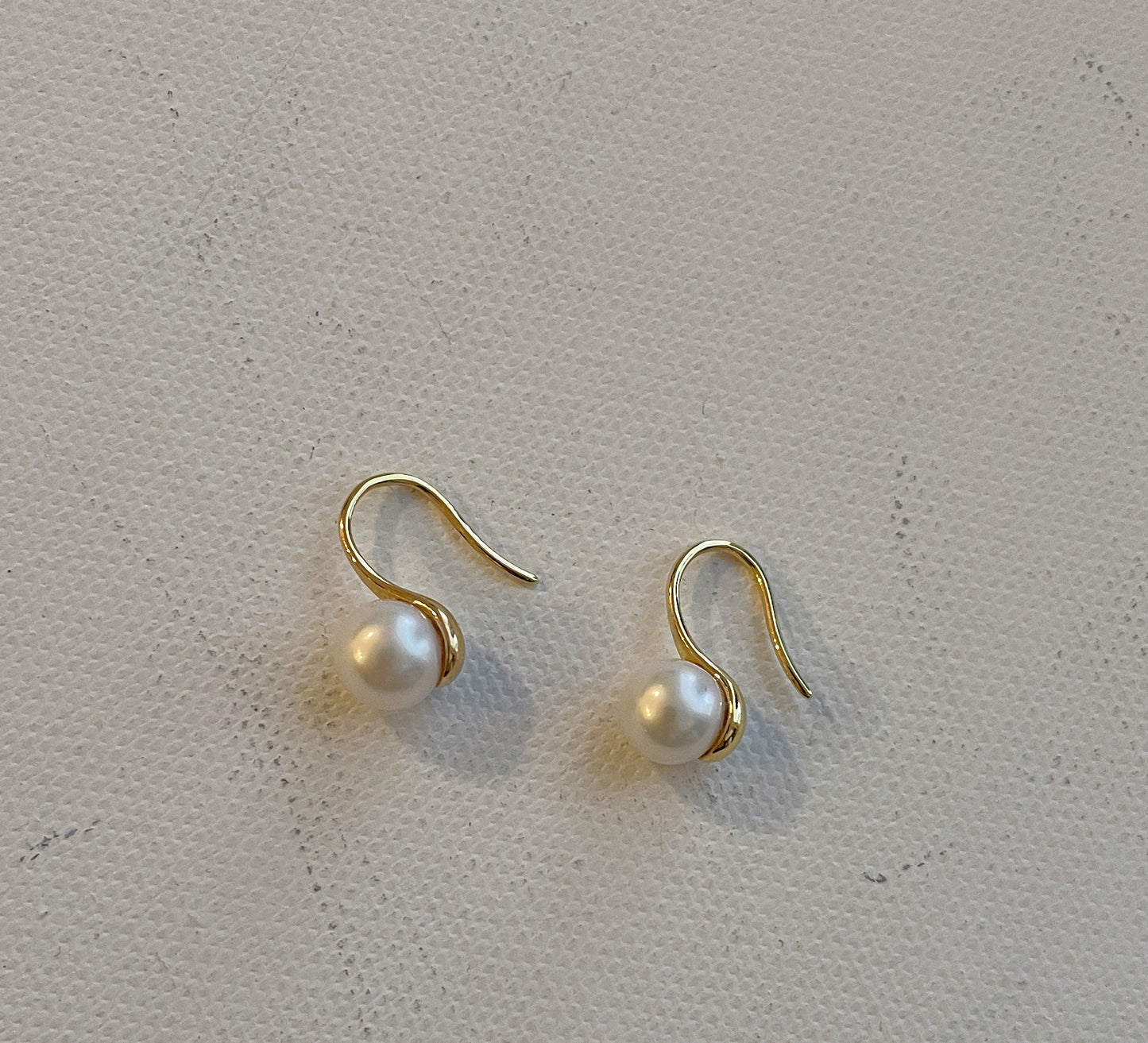 Genuine 18k gold with real freshwater pearl earring