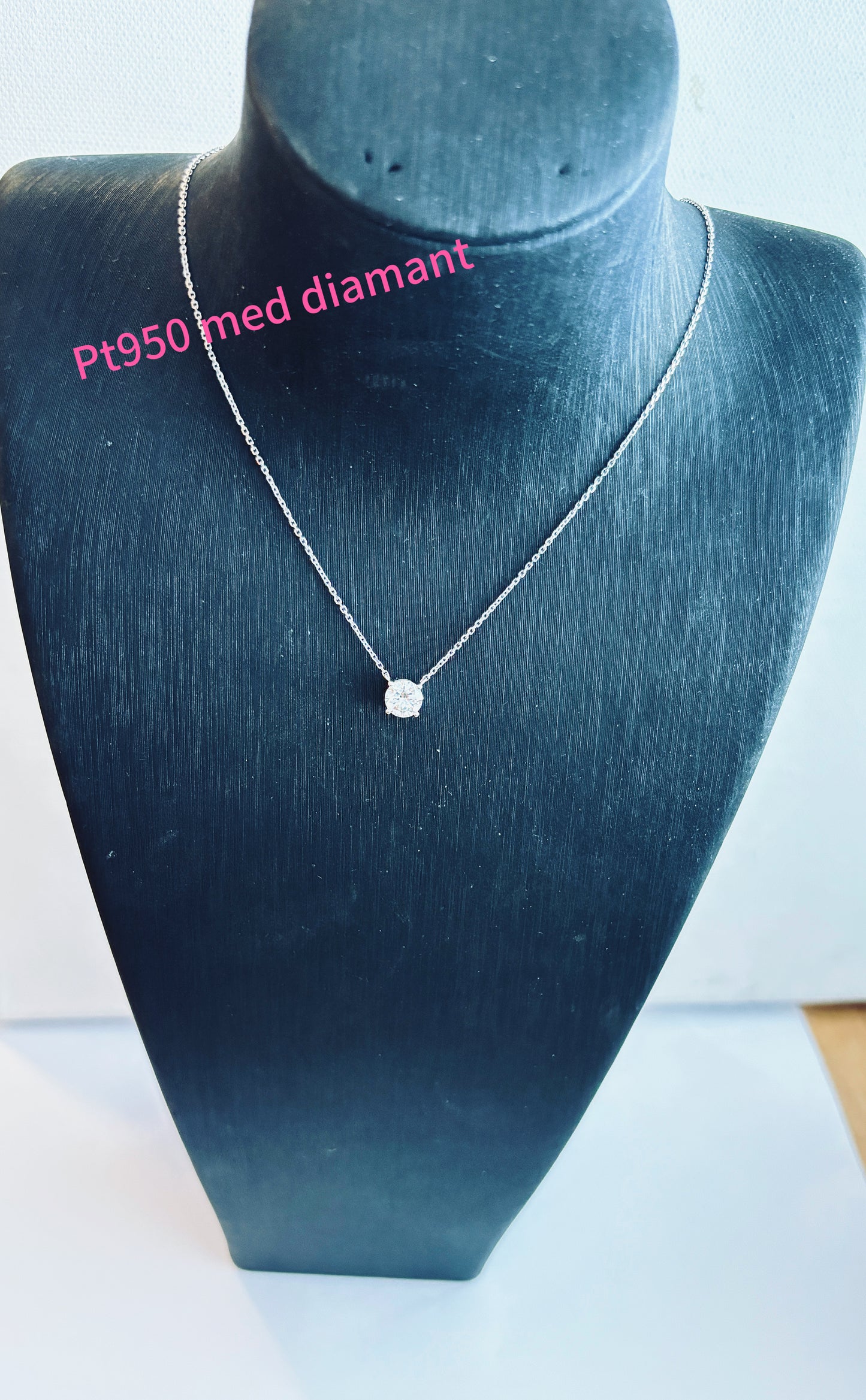 Pr950 med IGI certifikat diamant halsband