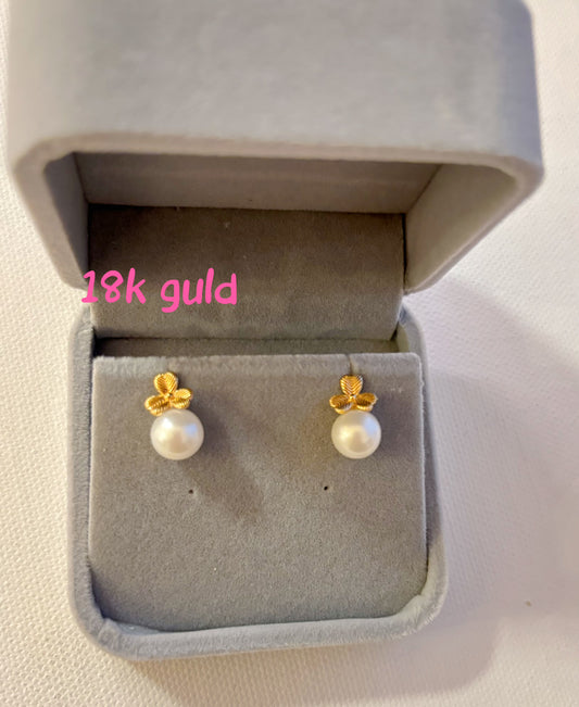 Genuine 18k guld with genuine freshwater pearls earring